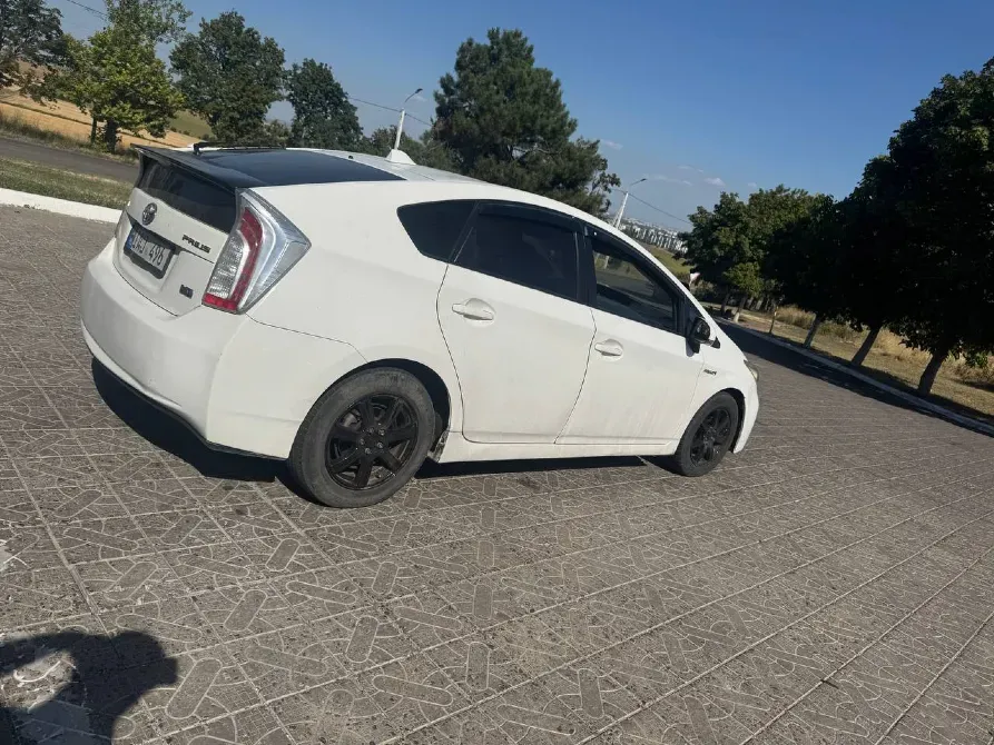 Toyota Prius 2013 год Бендеры Бендеры - изображение 4