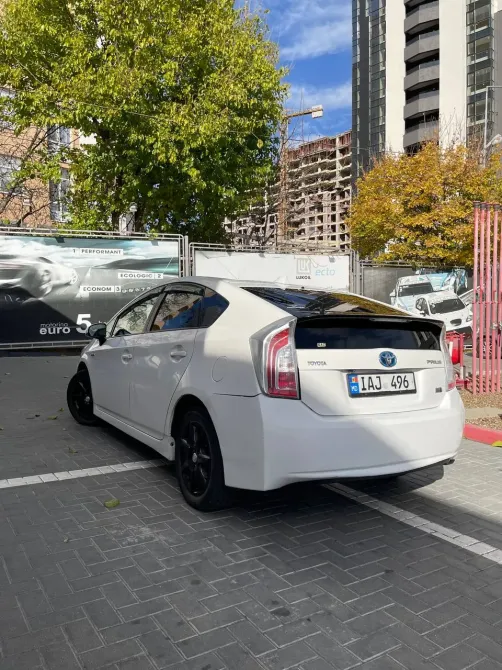 Toyota Prius 2013 год Бендеры Бендеры - изображение 3