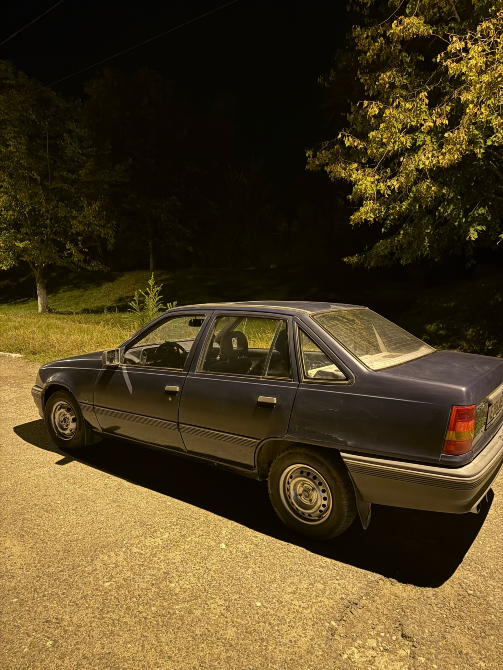 Opel Kadett 1992 год Дубоссары Дубоссары - изображение 5