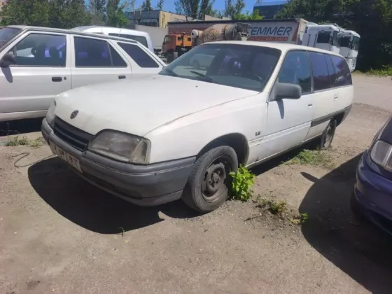 Опель Омега А 2,0 Tiraspol