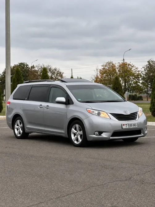 Toyota Sienna 2013 год Тирасполь Tiraspol - fotografie 3