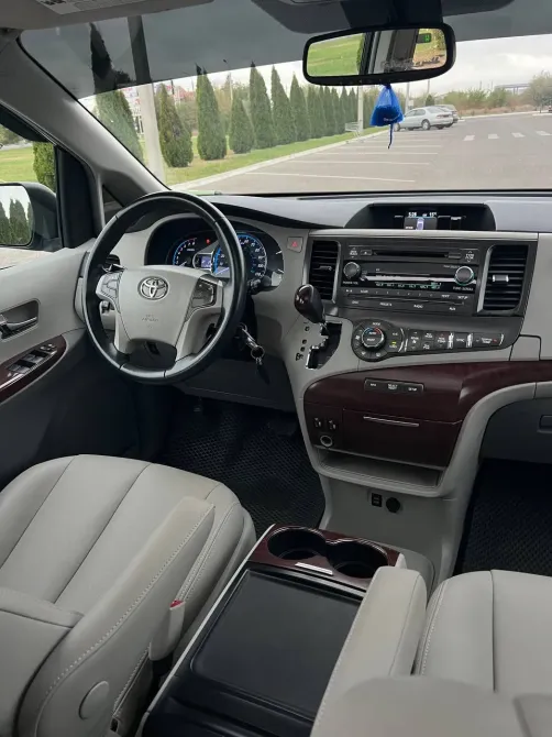 Toyota Sienna 2013 год Тирасполь Tiraspol - fotografie 7