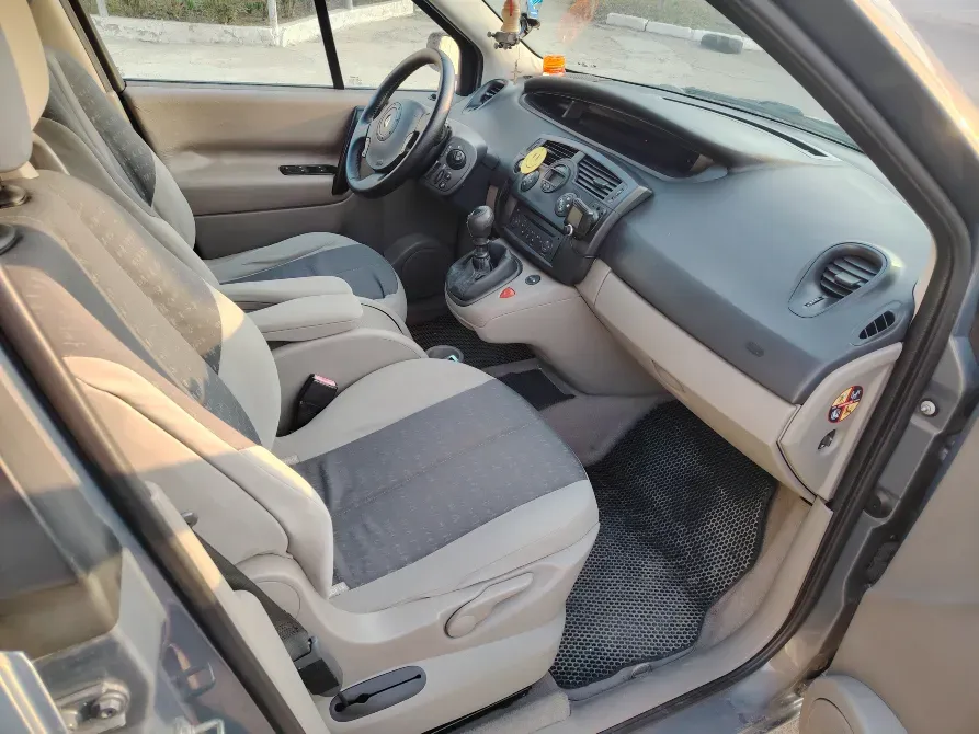 Renault Scenic 2006 год Бендеры Bender - fotografie 4