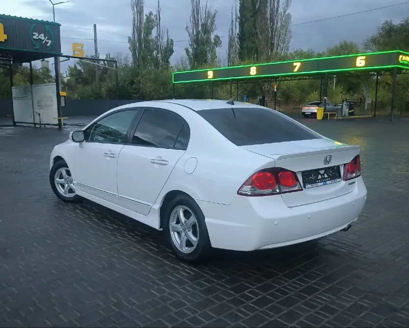 Honda Civic 2010 год Тирасполь Тирасполь - изображение 2