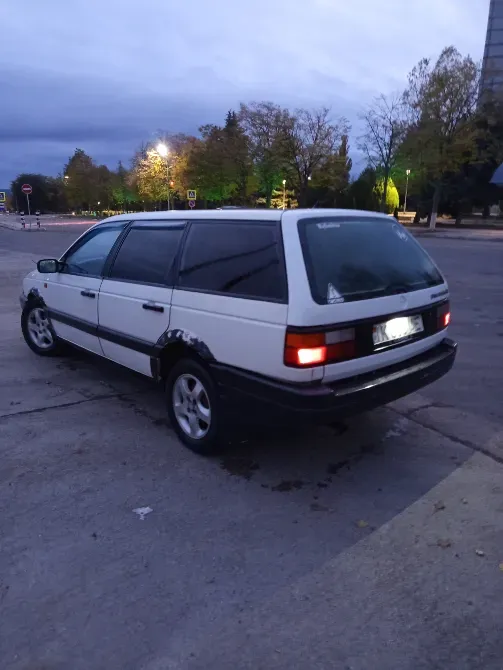 Volkswagen Passat 1993 год Рыбница Рыбница - изображение 5