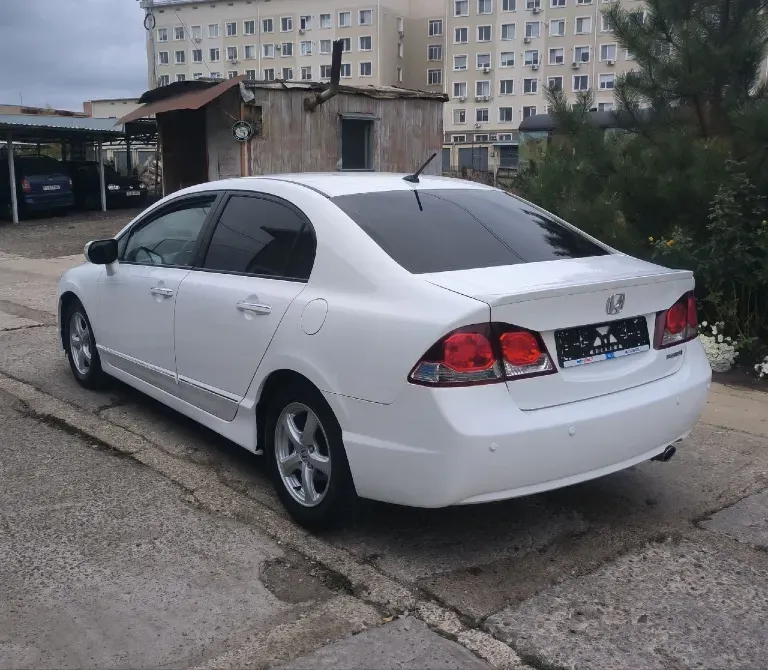 Honda Civic 2010 год Тирасполь Тирасполь - изображение 7