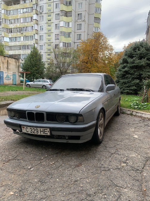 BMW 5 Series 1990 год Бендеры Bender - fotografie 1