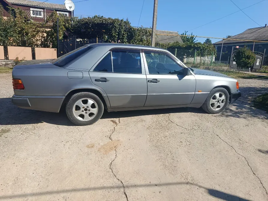 Mercedes W124 1992 год Дубоссары Дубоссары - изображение 3
