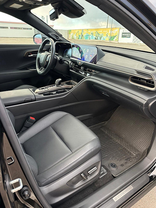 Toyota Crown 2023 год Кишинёв Кишинёв - изображение 6