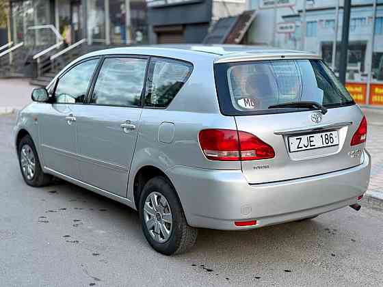 Toyota Avensis Verso 2000 год Тирасполь Тирасполь