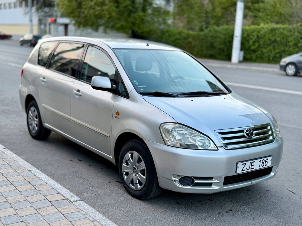Toyota Avensis Verso 2000 год Тирасполь Тирасполь - изображение 1