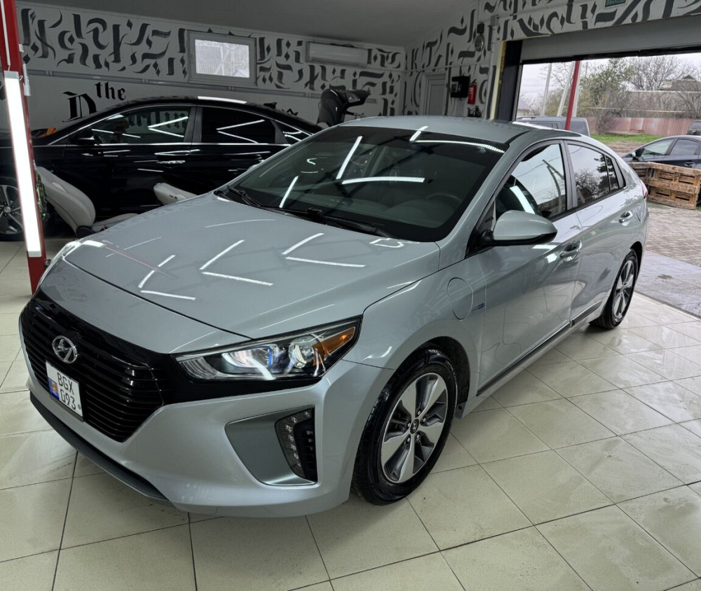 Hyundai Ioniq 2019 an Bender Bender - fotografie 1