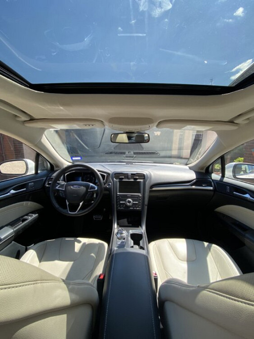 Ford Fusion 2018 год Новые Анены Новые Анены - изображение 9