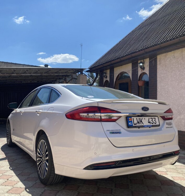 Ford Fusion 2018 год Новые Анены Новые Анены - изображение 2