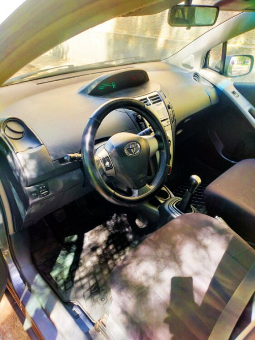 Toyota Yaris 2008 год Суклея Суклея - изображение 3
