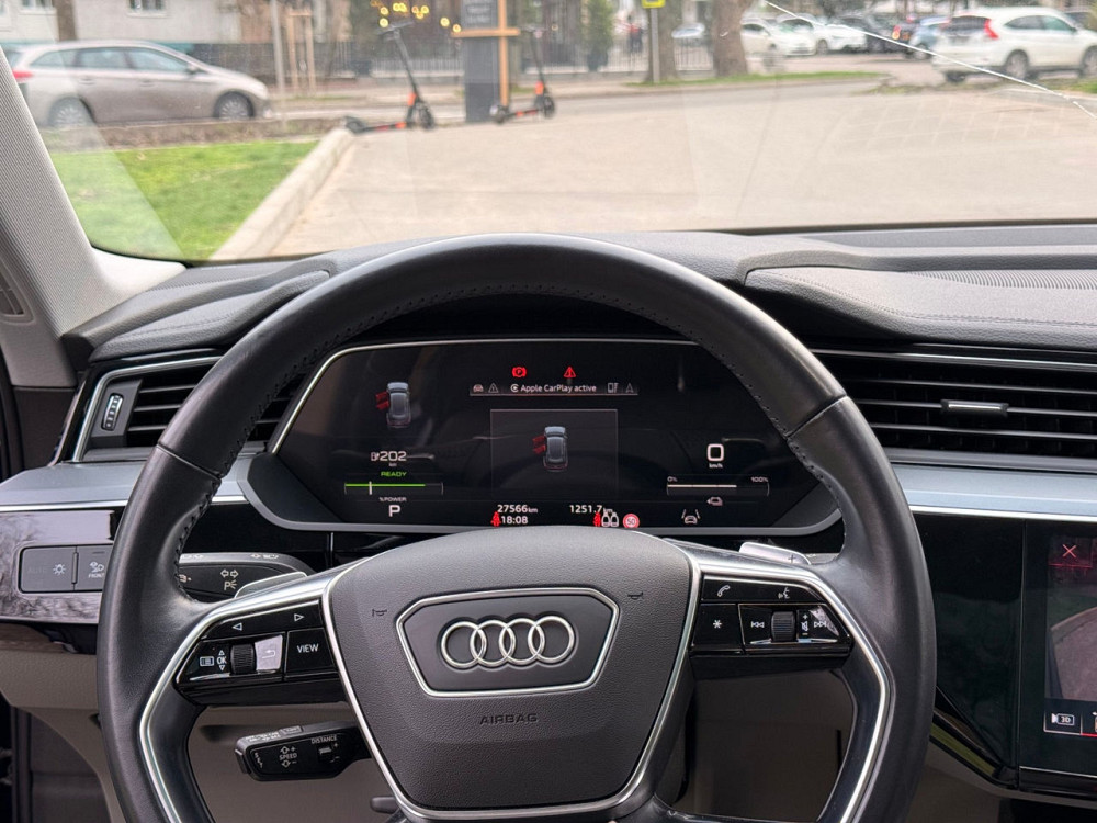 Audi e-tron Chişinău - fotografie 6