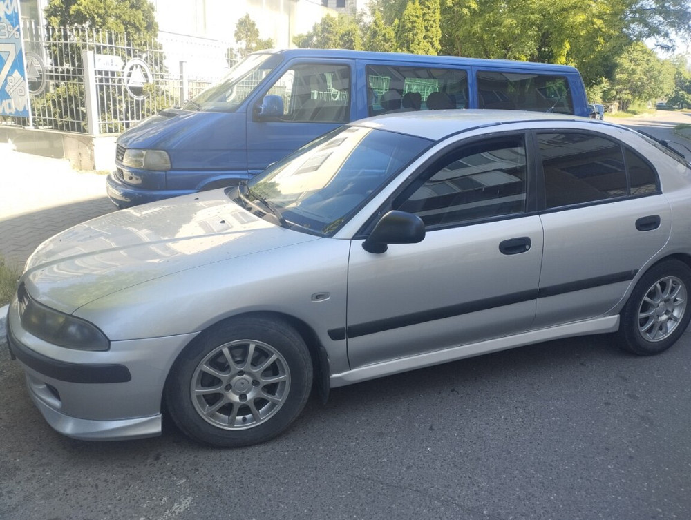 Mitsubishi Carisma 2002 год Бендеры Бендеры - изображение 1