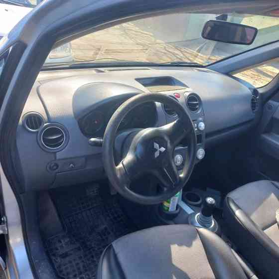 Mitsubishi Colt 2006 год Кишинёв Кишинёв
