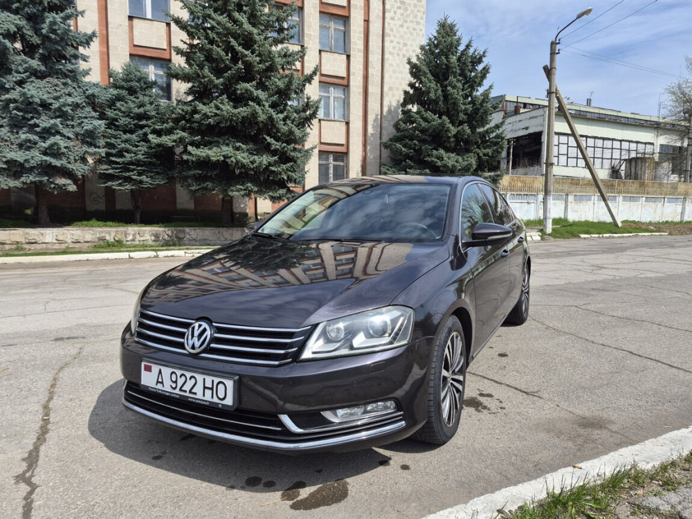Volkswagen Passat 2011 an Bender Bender - fotografie 1