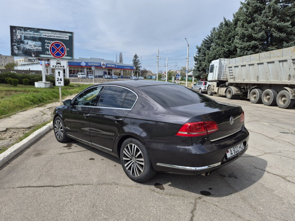 Volkswagen Passat 2011 an Bender Bender - fotografie 5