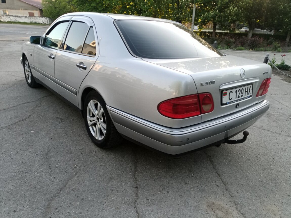 Mercedes E-Class 1997 год Парканы Парканы - изображение 2