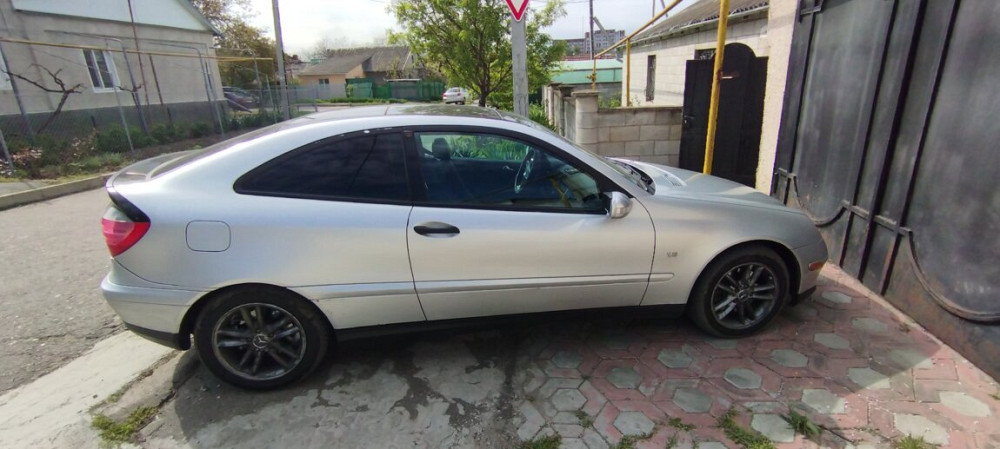 Mercedes C-Class 2003 an Tiraspol Tiraspol - fotografie 3