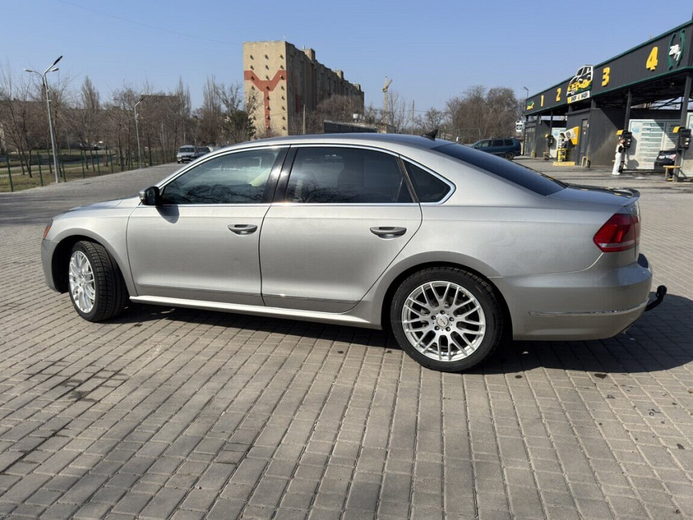 Volkswagen Passat 2013 an Tiraspol Tiraspol - fotografie 1