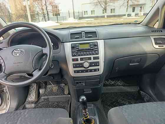 Toyota Avensis Verso 2004 год Бендеры Бендеры