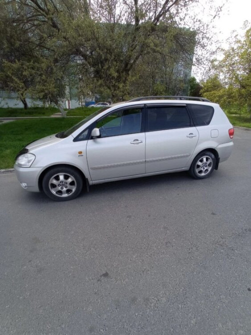 Toyota Avensis Verso 2002 год Слободзея Слободзея - изображение 3