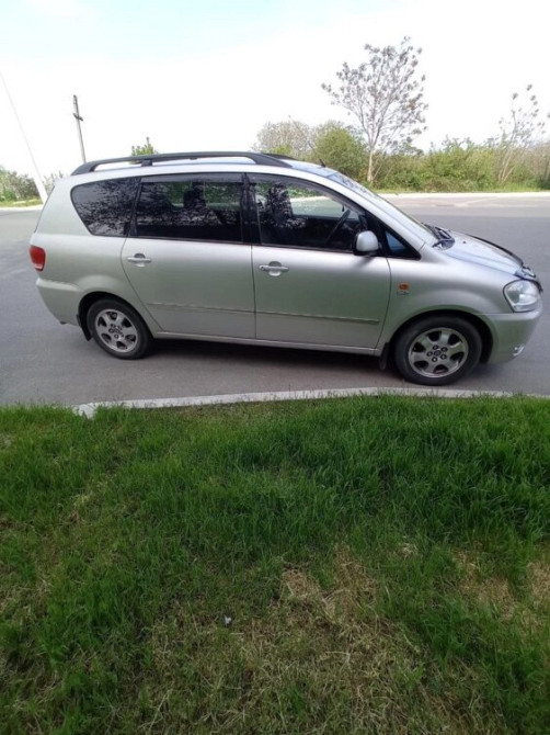 Toyota Avensis Verso 2002 год Слободзея Слободзея - изображение 4
