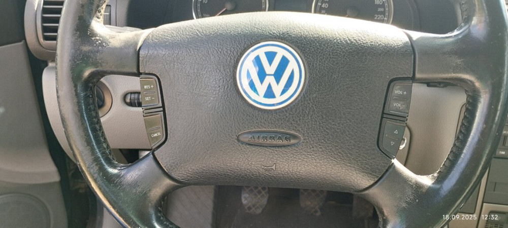 Volkswagen Passat 2002 год Суклея Суклея - изображение 10