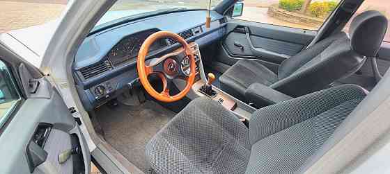 Mercedes W124 1990 год Суклея Суклея