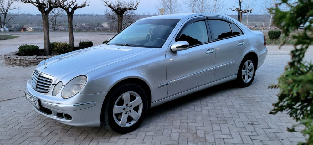 Mercedes E-Class 2003 an Sucleia Sucleia - fotografie 9