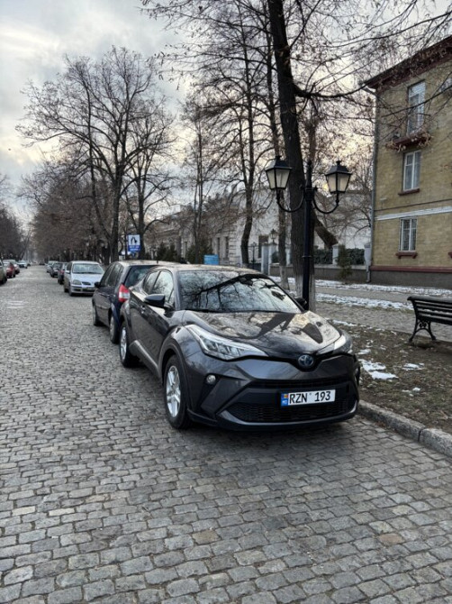 Toyota C-HR 2023 год Кишинёв Кишинёв - изображение 1