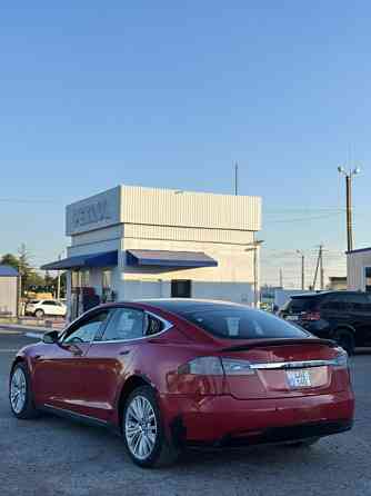 Tesla Model S 2017 год Бендеры Бендеры