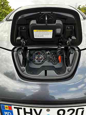 Nissan Leaf 2013 год Резина Резина