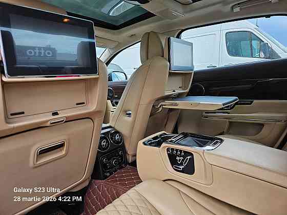Land Rover Range Rover 2020 год Красное Красное