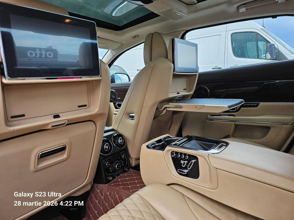 Land Rover Range Rover 2020 год Красное Красное - изображение 4