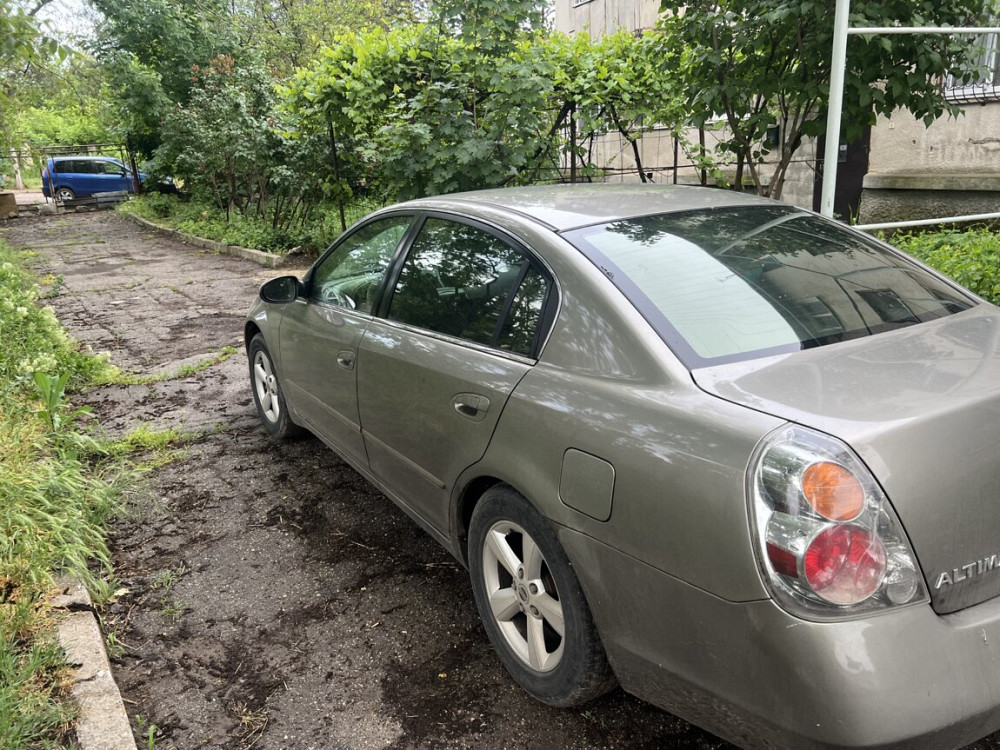 Nissan Altima 2003 an Bender Bender - fotografie 2
