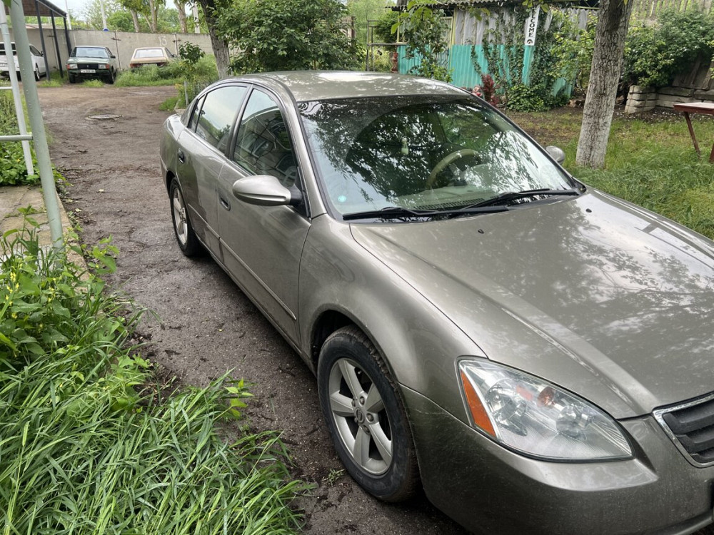 Nissan Altima 2003 an Bender Bender - fotografie 1