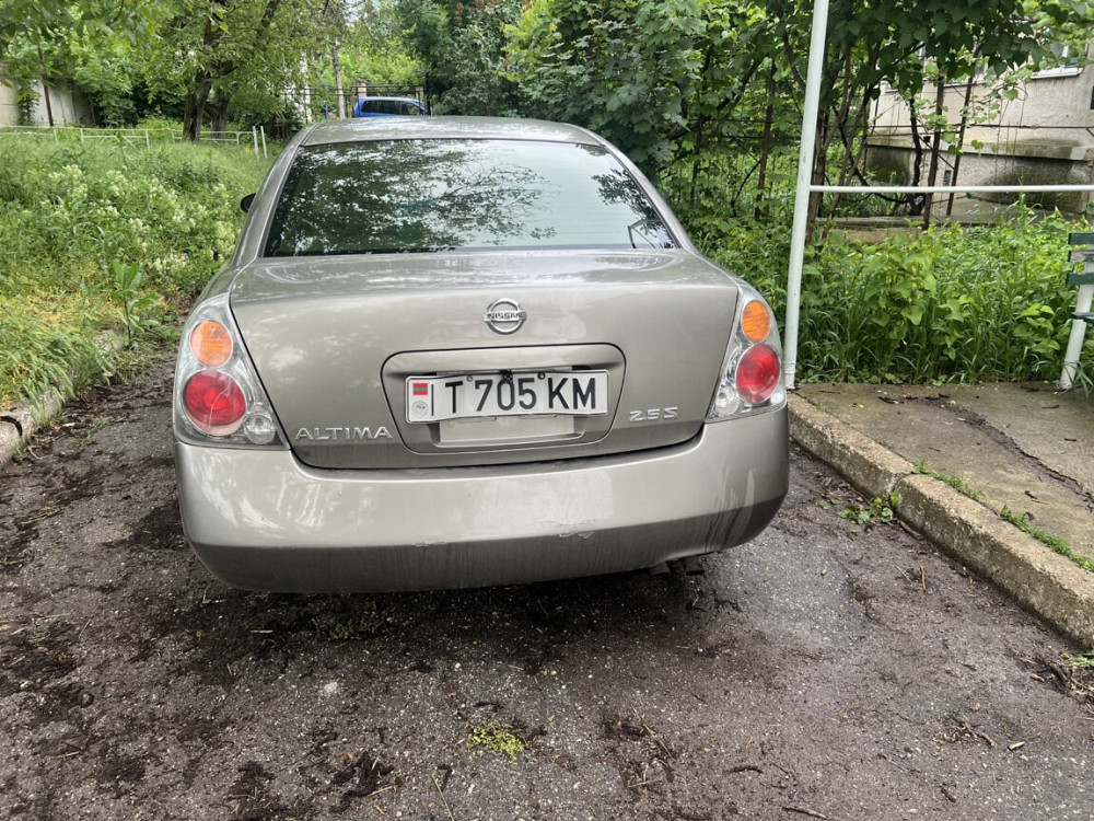 Nissan Altima 2003 an Bender Bender - fotografie 4