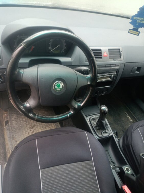 Skoda Fabia 2009 год Бендеры Бендеры - изображение 4