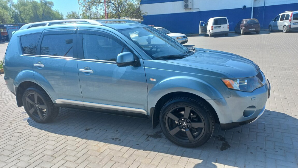 Mitsubishi Outlander 2008 год Кишинёв Кишинёв - изображение 2
