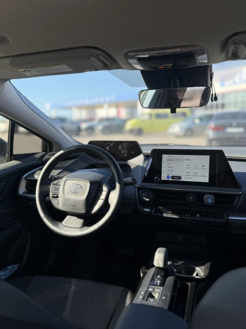 Toyota Prius 2024 год Новые Анены Новые Анены - изображение 3