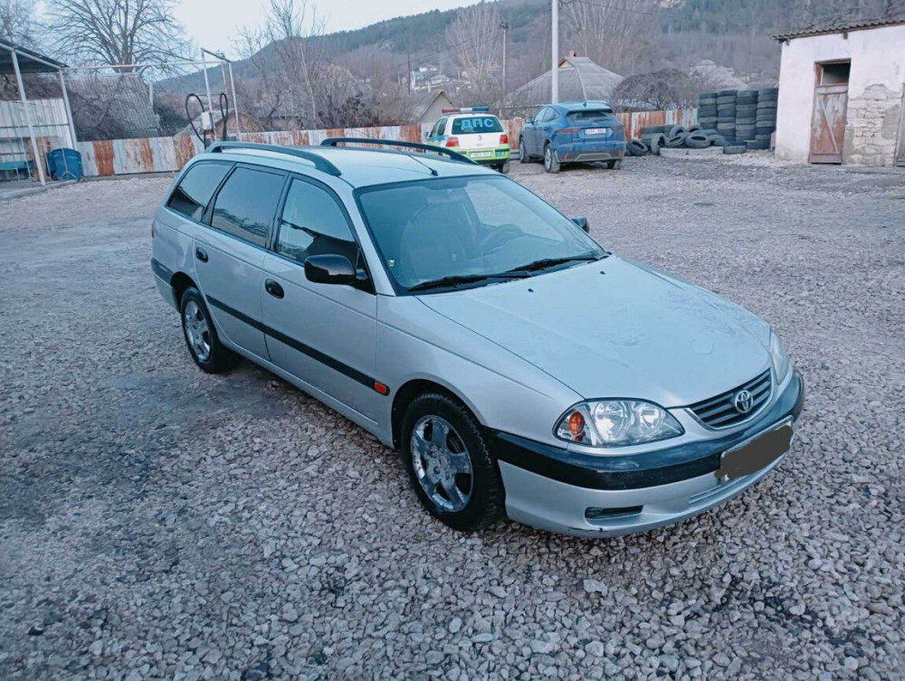 Toyota Avensis 2001 год Каменка Каменка - изображение 1