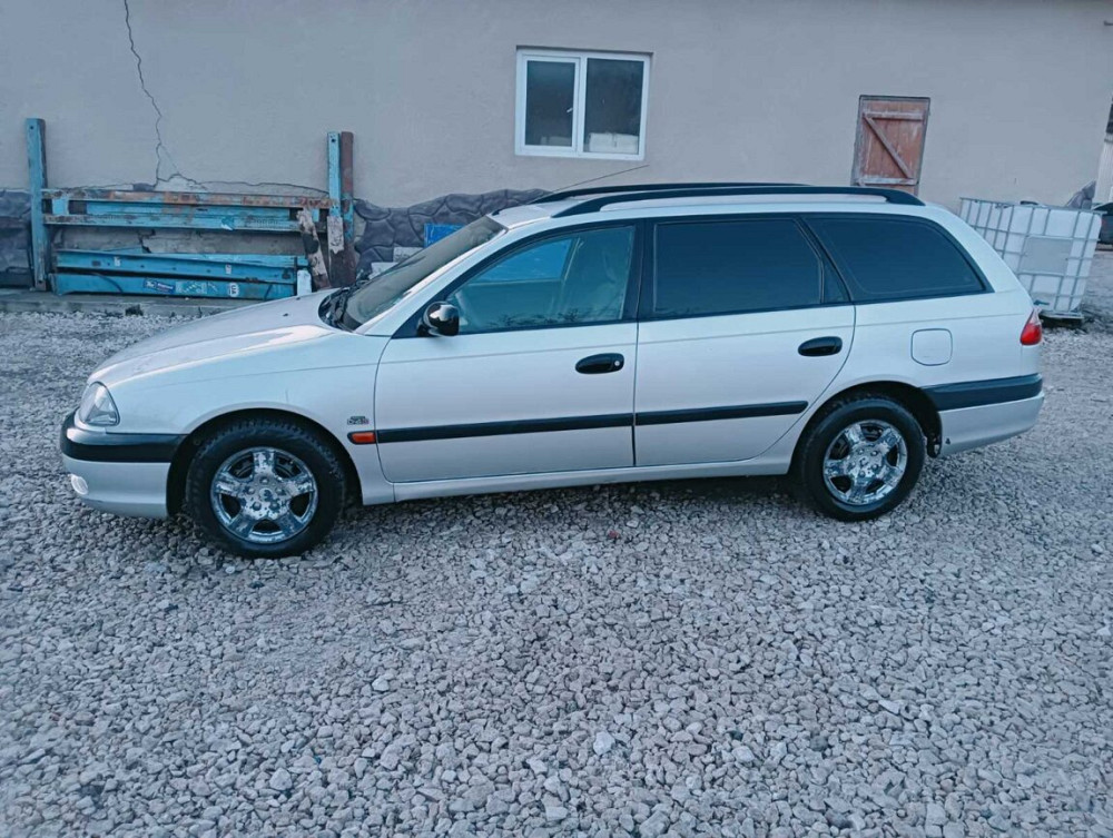 Toyota Avensis 2001 год Каменка Каменка - изображение 4