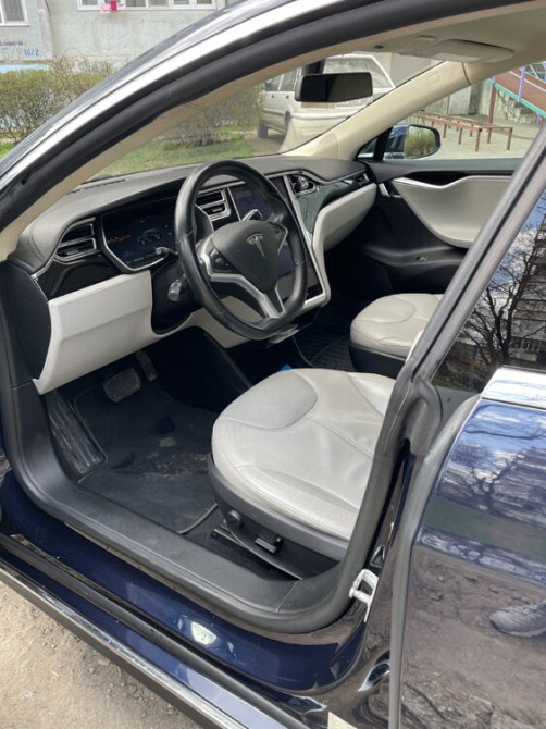 Tesla Model S 2014 an Tiraspol Tiraspol - fotografie 5