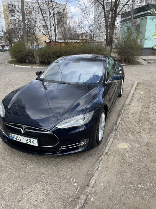 Tesla Model S 2014 an Tiraspol Tiraspol - fotografie 2