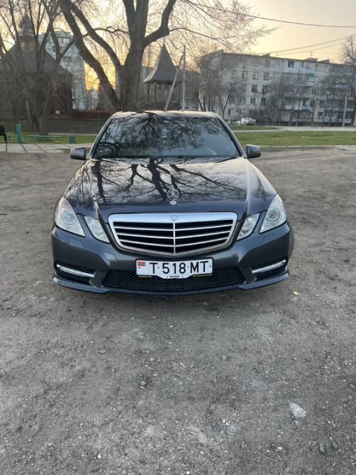 Mercedes E-Class 2012 an Tiraspol Tiraspol - fotografie 3