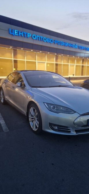 Tesla Model S 2013 an Tiraspol Tiraspol - fotografie 1
